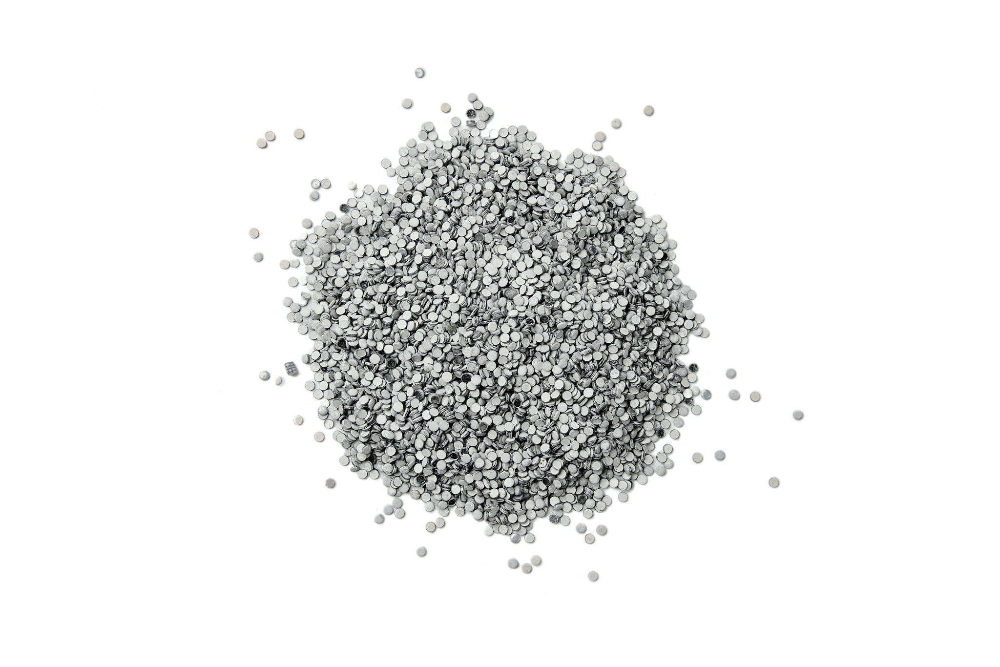 Jerrican comprenant de la grenaille fine d’acier de lestage